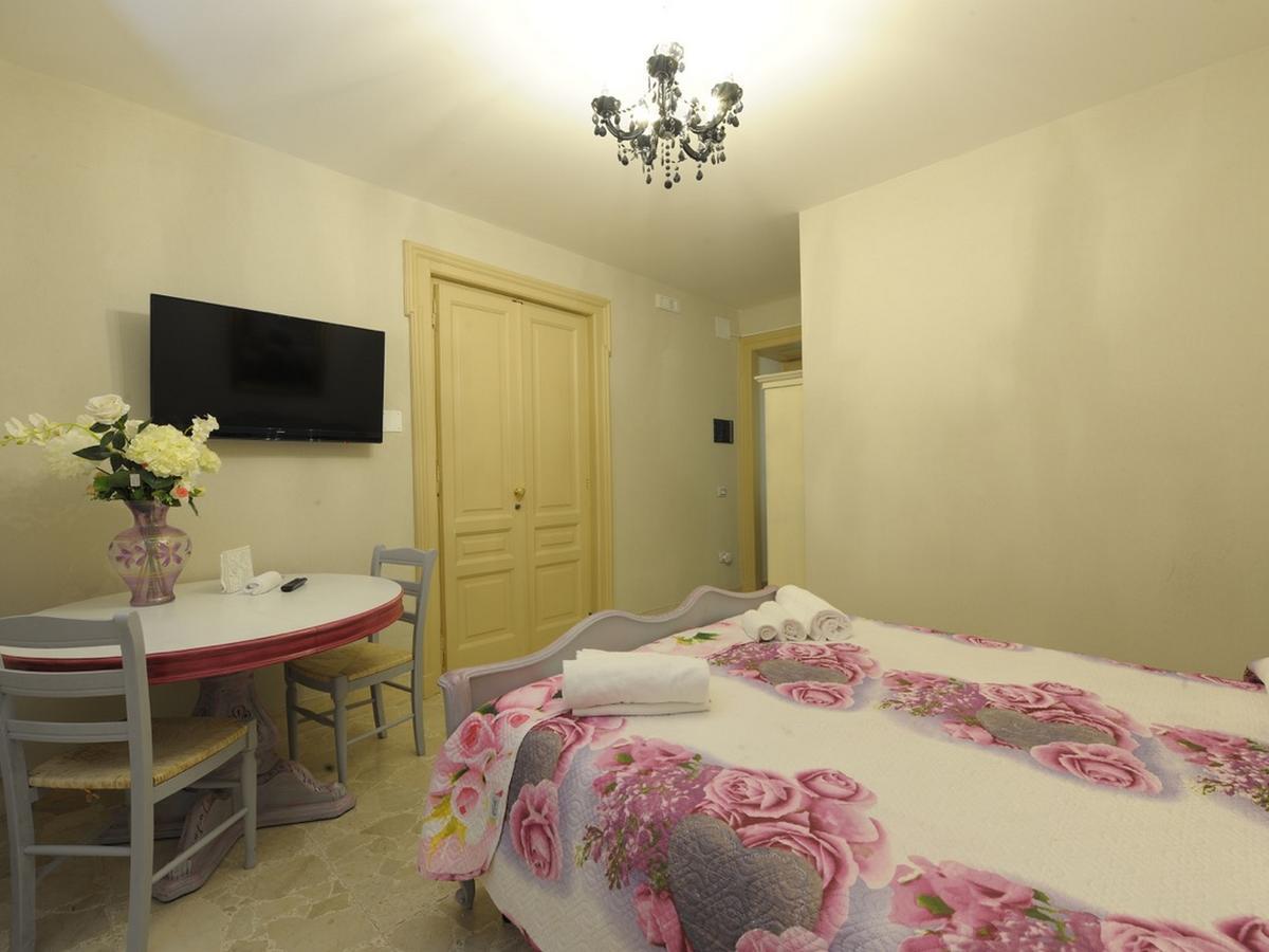 Angioino B&B & Spa Napels Buitenkant foto
